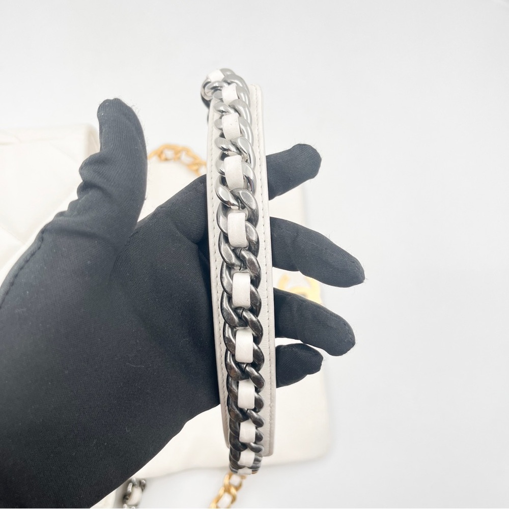 CHANEL 19 Large Flap Bag White Quilted Lambskin Mixed Metal Hardware - Picture 12 of 14